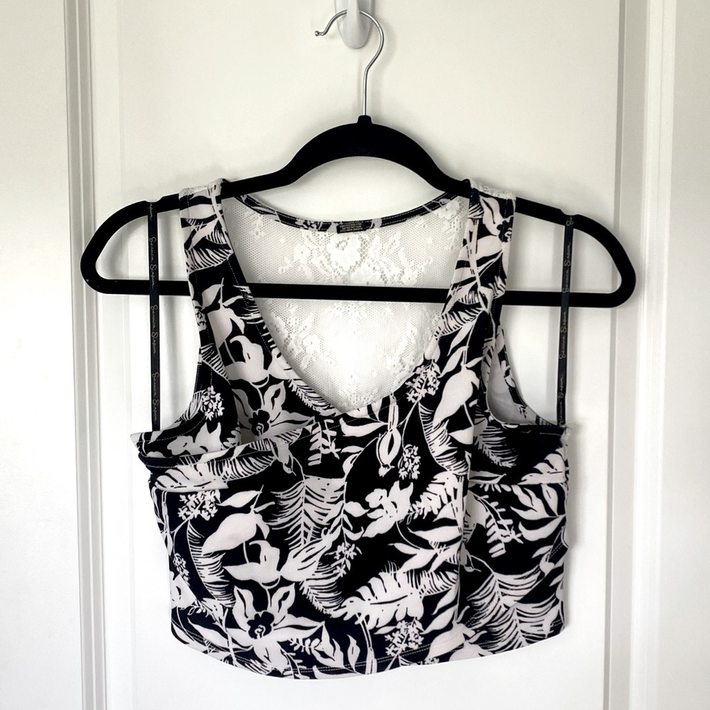 Black & White Jessica Simpson Cropped Tank Top Size Medium